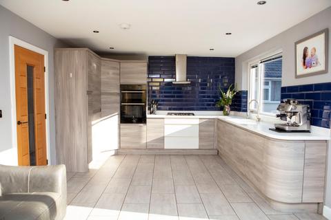undefined, Bradford Road, Oakenshaw, Bradford, BD12