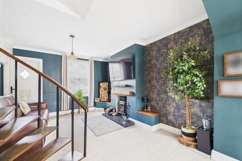 2 bedroom cottage for sale, Canal Side West, Newport