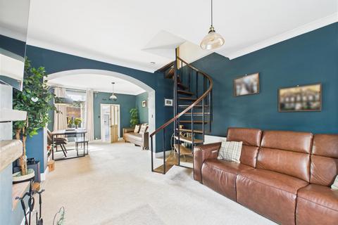 2 bedroom cottage for sale, Canal Side West, Newport