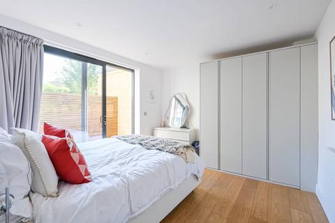 2 bedroom flat for sale, 31 Douro Street, London E3