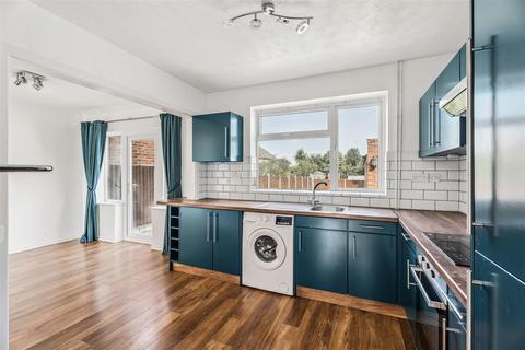 120 Ampthill Road, Shefford, SG17 5BH