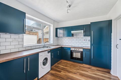 120 Ampthill Road, Shefford, SG17 5BH