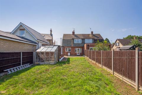 120 Ampthill Road, Shefford, SG17 5BH