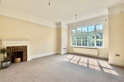 undefined, Earls Avenue, Kent CT20