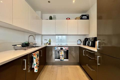1 bedroom apartment to rent, Baillie Apartments, Lockside Way, London, E16 2JQ