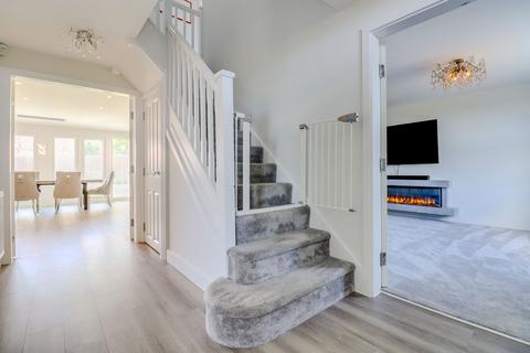 4 bedroom detached house for sale, Earn Drive, Lubbesthorpe, LE19