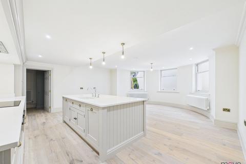undefined, London Road, Cheltenham GL52