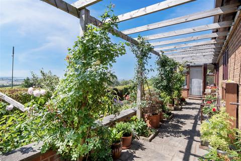 19 Beech Avenue, Rotherham, S65 3HN