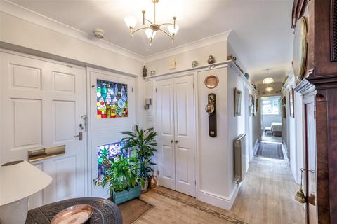 19 Beech Avenue, Rotherham, S65 3HN