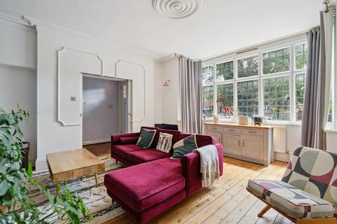 3 bedroom apartment for sale, Royston Grove, Hatch End, Pinner HA5