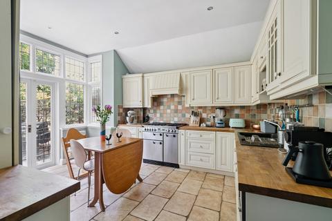3 bedroom apartment for sale, Royston Grove, Hatch End, Pinner HA5