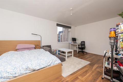 Studio for sale, Montague Hill South, Bristol
