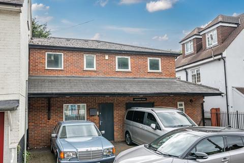 Industrial unit to rent, 61 Waterside Chesham HP5 1PE