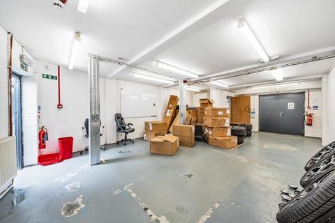 Industrial unit to rent, 61 Waterside Chesham HP5 1PE