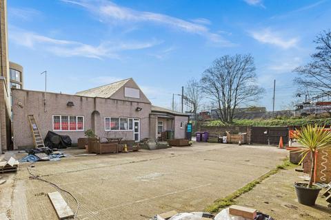 Office to rent, Tavistock Rd West Drayton UB7 7QX
