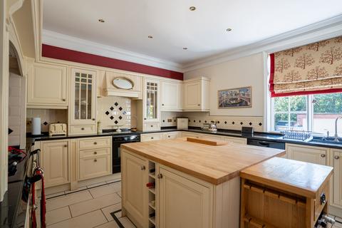 7 bedroom country house for sale, Comberton Road Kidderminster, Worcestershire, DY10 4AA