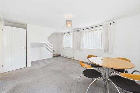 undefined, Baker Street, Aylesbury HP18