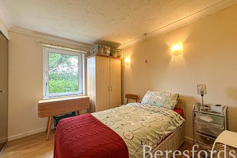 2 bedroom apartment for sale, Fentiman Way, Hornchurch, RM11