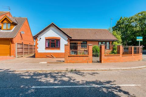 3 bedroom bungalow for sale, East Anglian Way, Gorleston