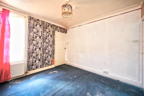 72 Ashton Road, Luton, LU1 3QG
