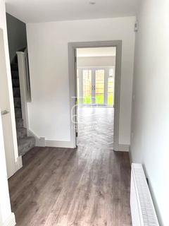 3 bedroom semi-detached house to rent, Fleet, GU51