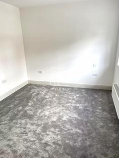 3 bedroom semi-detached house to rent, Fleet, GU51