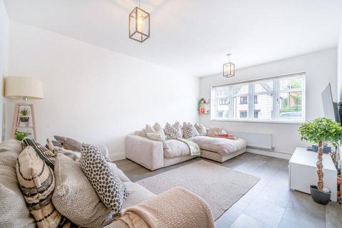 3 bedroom semi-detached house for sale, Fullers Avenue, Hertfordshire WD25