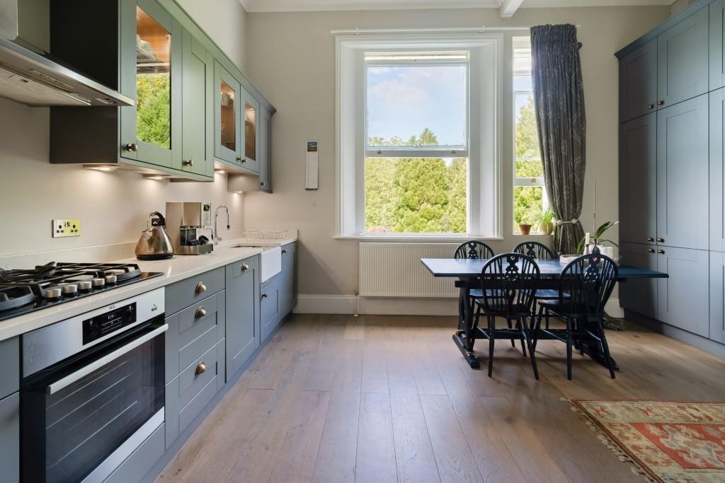 75862 Flat 5, Pixham Firs, Pixham Lane  (17) (1).j