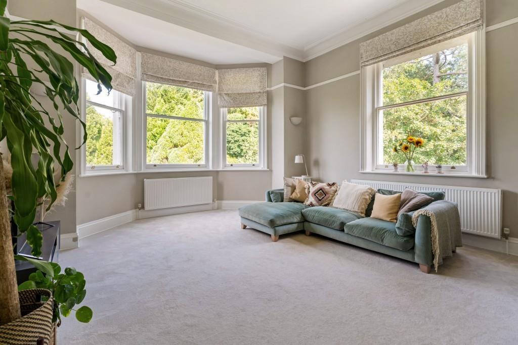75862 Flat 5, Pixham Firs, Pixham Lane  (10).jpg