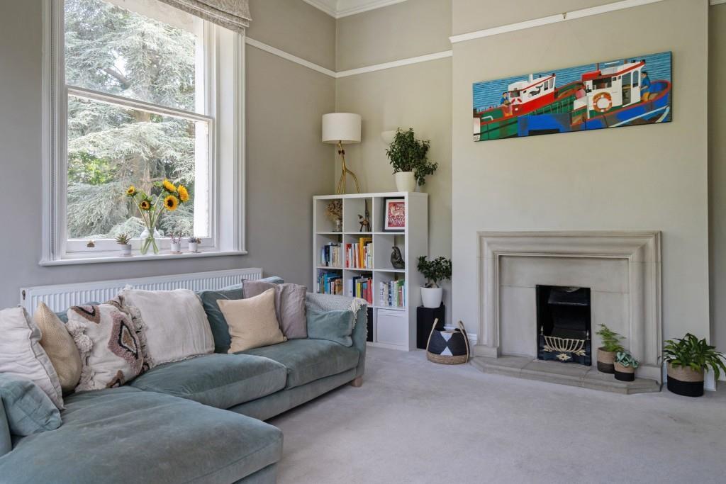 75862 Flat 5, Pixham Firs, Pixham Lane  (13).jpg