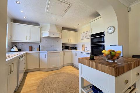 3 Armada Way, Westward Ho, Bideford, EX39 1XB