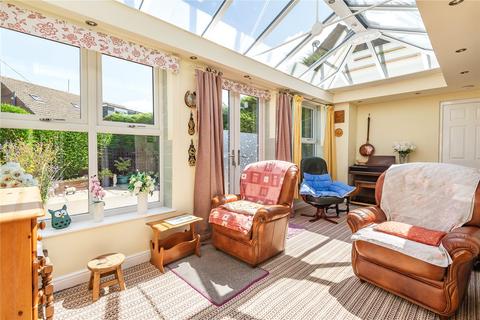 9 Heath Close, Linthwaite, Huddersfield, HD7 5SX