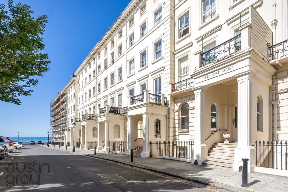 Adelaide Crescent, 29 B-017 (Custom).jpg