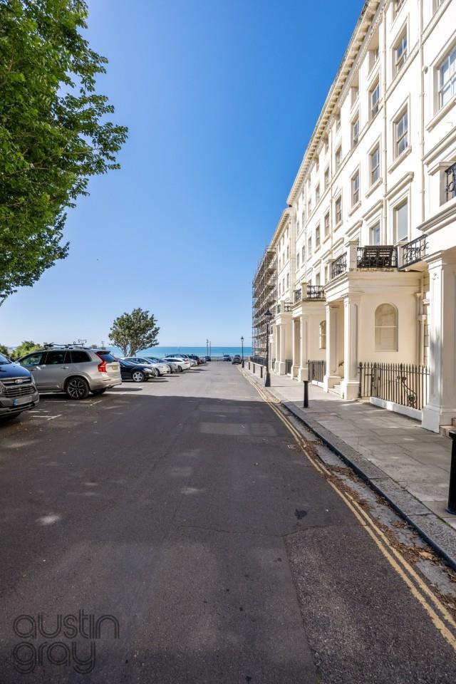 Adelaide Crescent, 29 B-020 (Custom).jpg