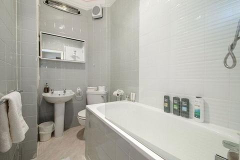 2 bedroom flat to rent, Greycoat Gardens, London SW1P