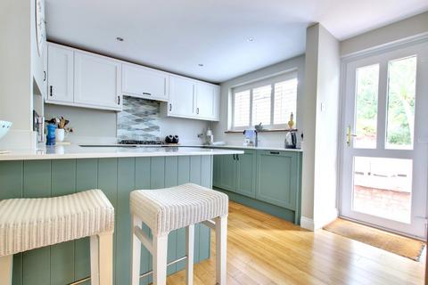 4 bedroom detached house for sale, Barnes Lane, Milford on Sea, Lymington, SO41