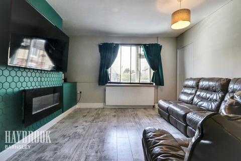 Knollbeck Avenue, Brampton