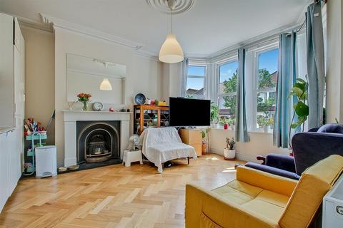 2 bedroom apartment for sale, Gainsborough Road, London