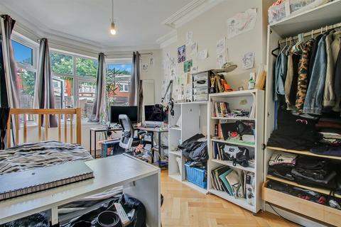 2 bedroom apartment for sale, Gainsborough Road, London