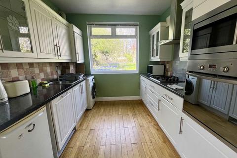 3 bedroom semi-detached house to rent, Fairfield Crescent, Edgware HA8
