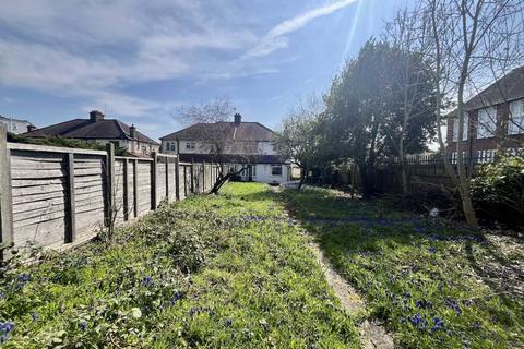 3 bedroom semi-detached house to rent, Fairfield Crescent, Edgware HA8