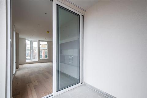 Studio to rent, Powell Road, Lower Clapton, E5