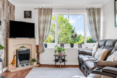 18 Chapelfields, Stanstead Abbotts, Ware, SG12 8HT
