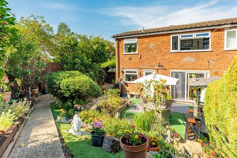 18 Chapelfields, Stanstead Abbotts, Ware, SG12 8HT