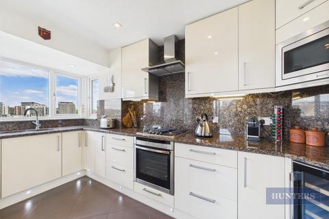 2 bedroom flat for sale, Pacific Close, Ocean Village, SO14