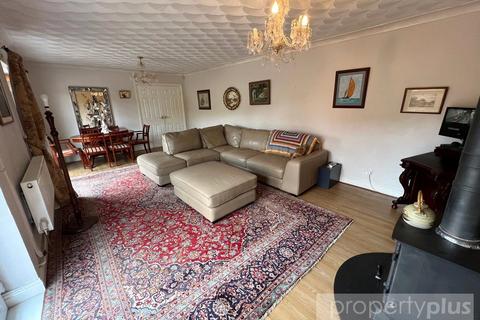 undefined, Woodfield Terrace, Pontypridd, Rhondda Cynon Taff, CF37