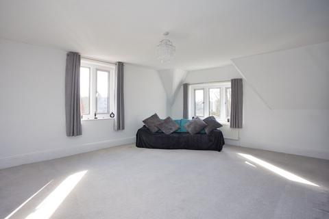 2 bedroom flat to rent, Grimston Gardens, Folkestone, CT20