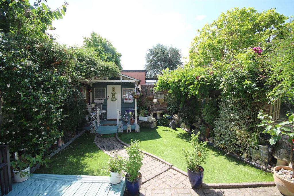 Garden e.JPG