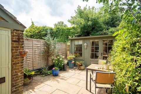 9 Ferry Road, Thames Ditton, KT7 0XZ