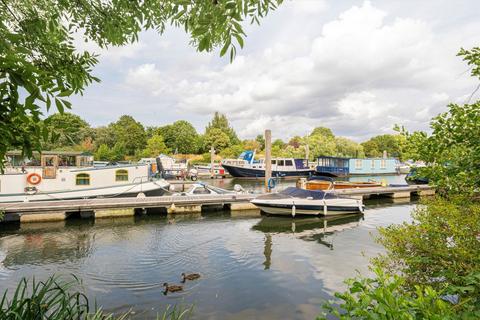 9 Ferry Road, Thames Ditton, KT7 0XZ